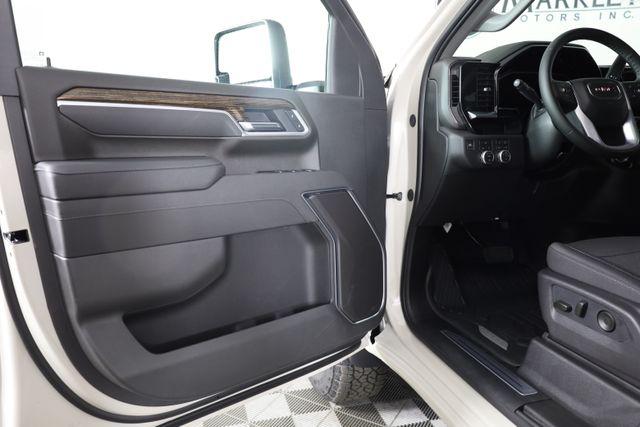 2026 GMC Sierra 2500HD Crew Cab, Standard Bed, SLE, 4WD