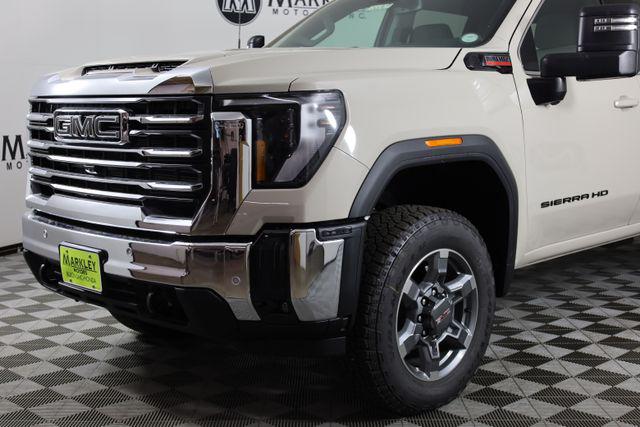 2026 GMC Sierra 2500HD Crew Cab, Standard Bed, SLE, 4WD