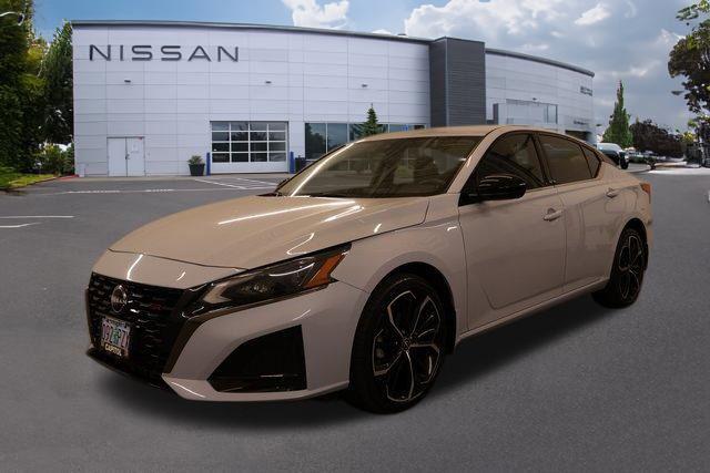 2023 Nissan Altima SR Intelligent AWD
