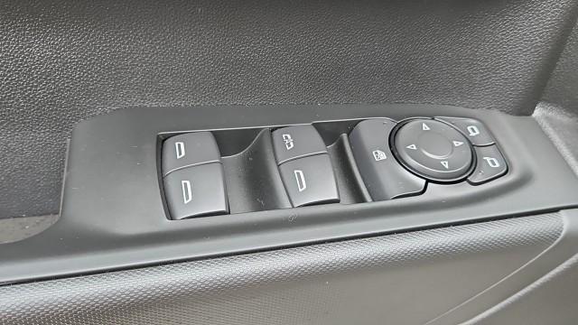 2026 Chevrolet Silverado 1500 2WD Crew Cab Short Bed Custom