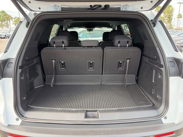 2026 Chevrolet Traverse FWD LT
