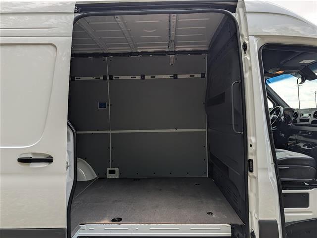 2025 Mercedes-Benz Sprinter 2500 Standard Roof 4-Cyl Diesel