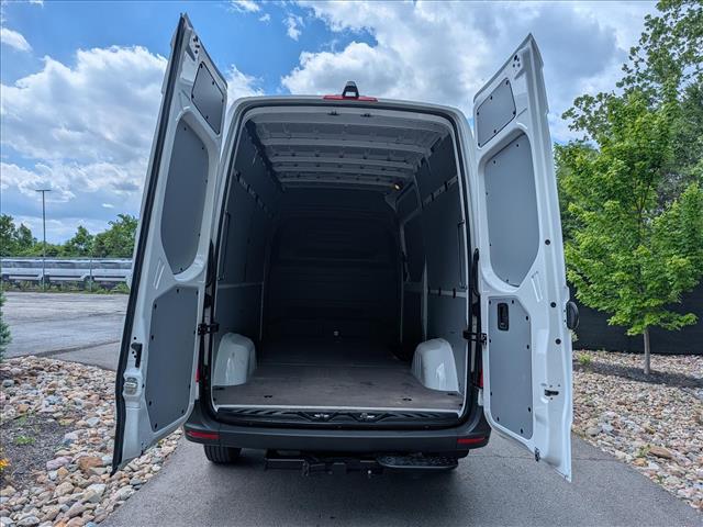 2025 Mercedes-Benz Sprinter 2500 Standard Roof 4-Cyl Diesel