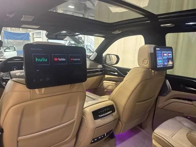 2023 Cadillac Escalade ESV 4WD Premium Luxury
