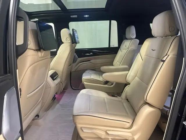 2023 Cadillac Escalade ESV 4WD Premium Luxury