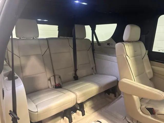2023 Cadillac Escalade ESV 4WD Premium Luxury