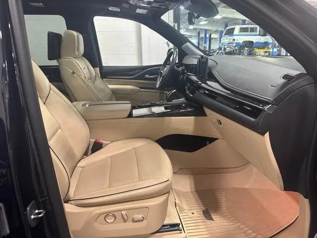 2023 Cadillac Escalade ESV 4WD Premium Luxury