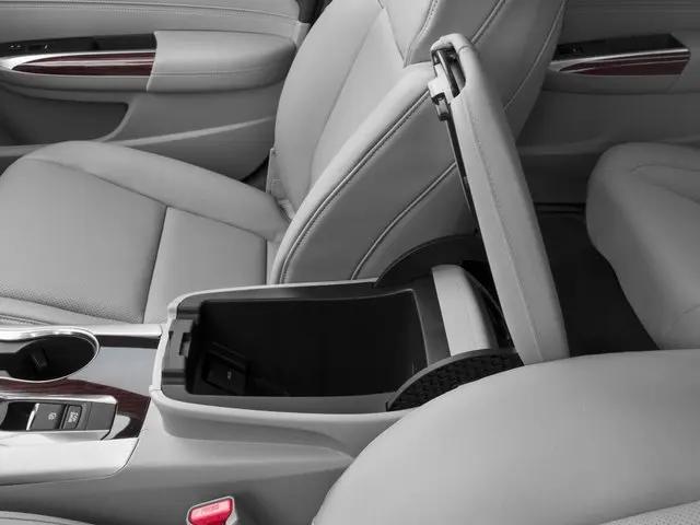 2017 Acura TLX w/Technology Package