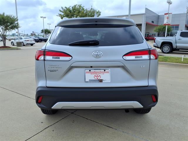 2024 Toyota Corolla Cross LE