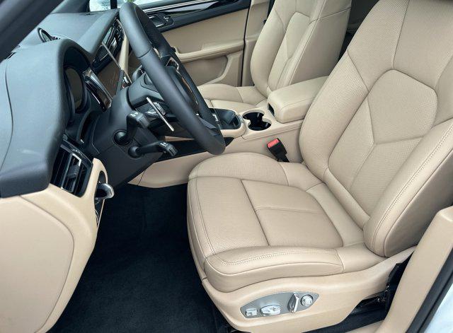 2026 Porsche Macan Unknown