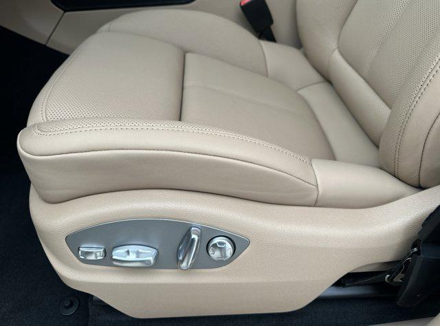 2026 Porsche Macan Unknown