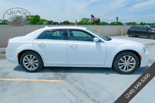 2021 Chrysler 300 Touring L AWD
