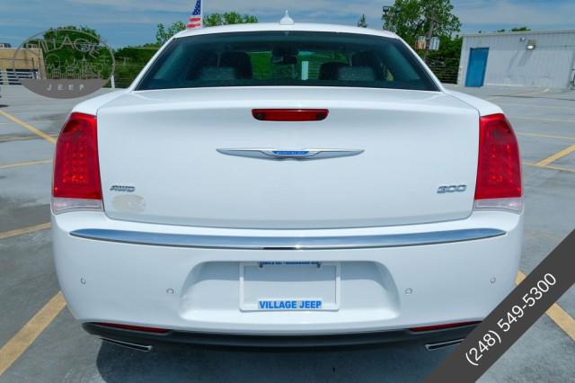 2021 Chrysler 300 Touring L AWD