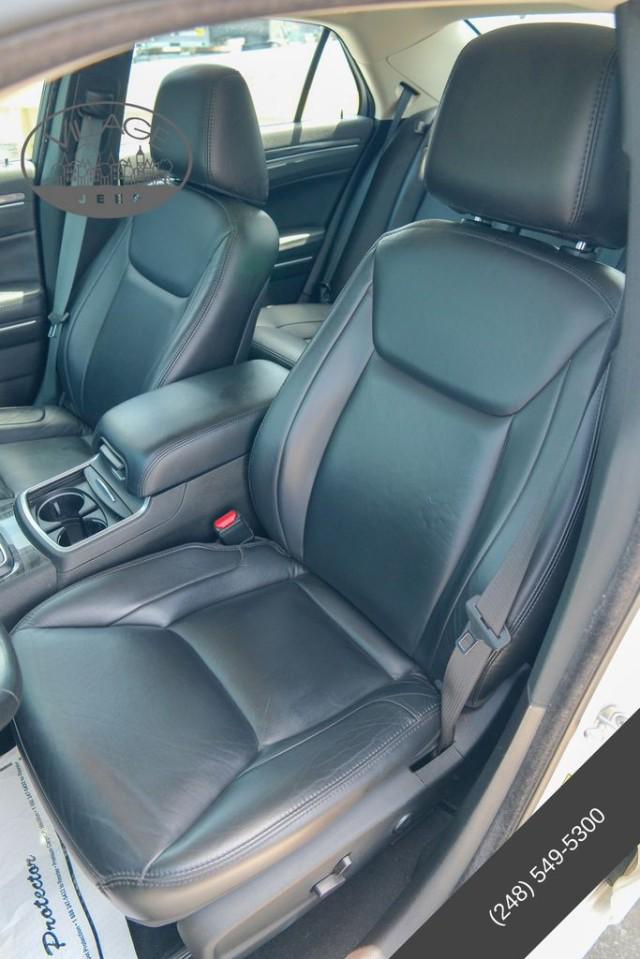 2021 Chrysler 300 Touring L AWD