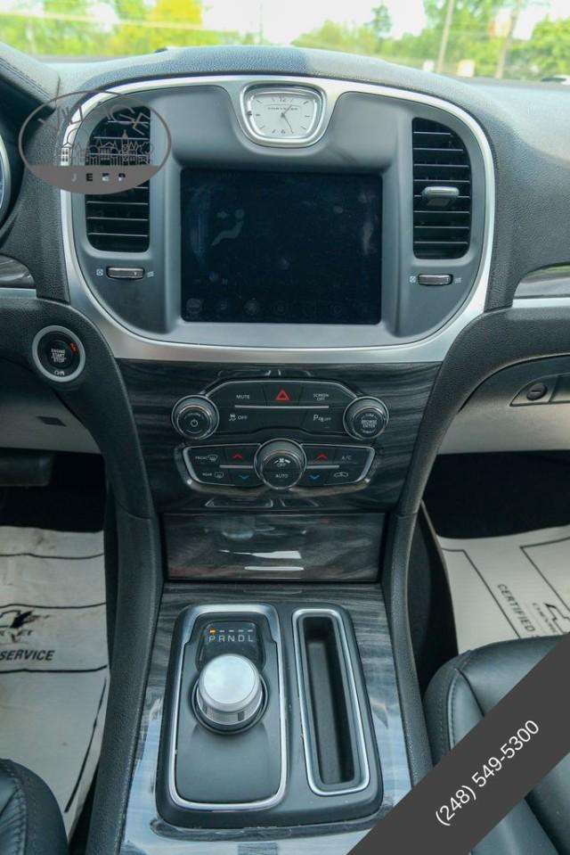 2021 Chrysler 300 Touring L AWD