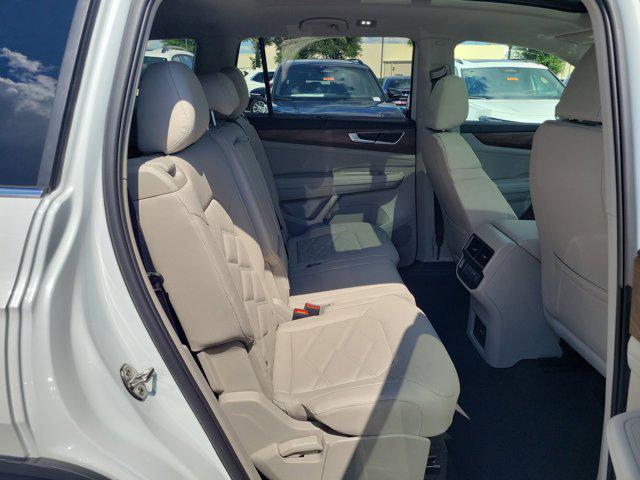 2026 Volkswagen Atlas SE with Technology