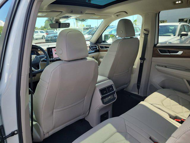 2026 Volkswagen Atlas SE with Technology