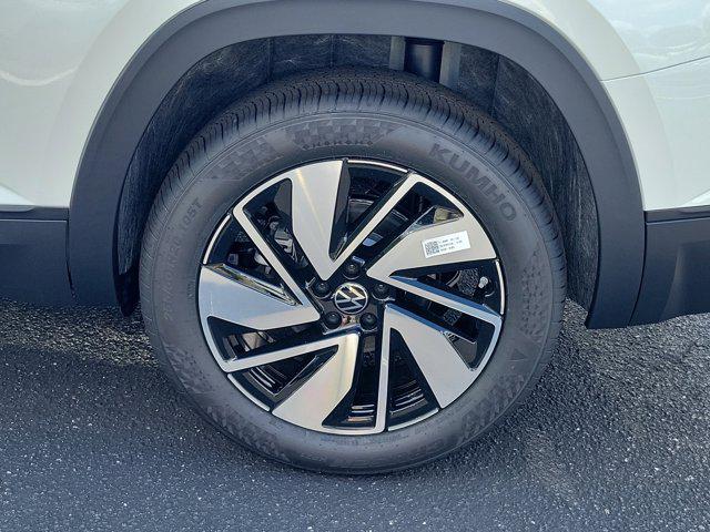 2026 Volkswagen Atlas SE with Technology