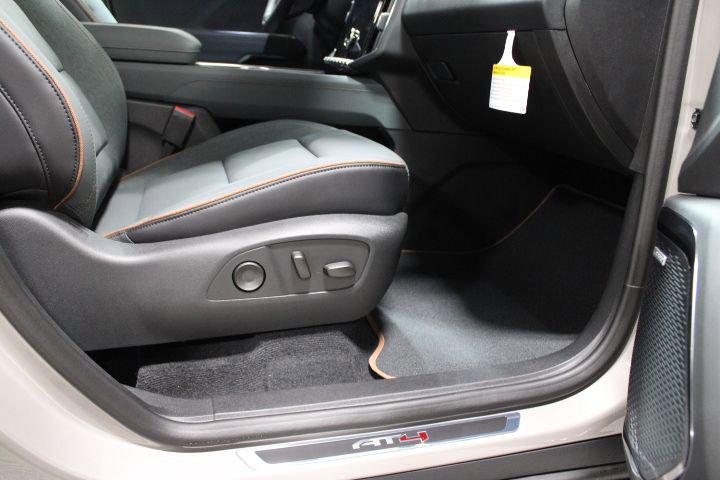 2026 GMC Acadia AT4 AWD
