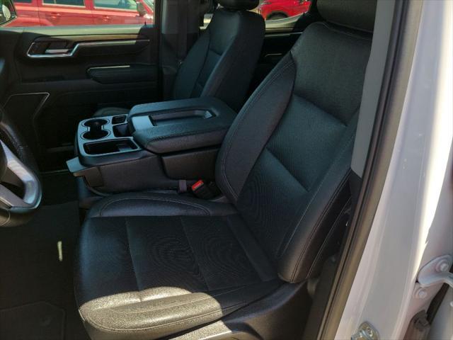 2025 GMC Sierra 1500 4WD Crew Cab Short Box SLT