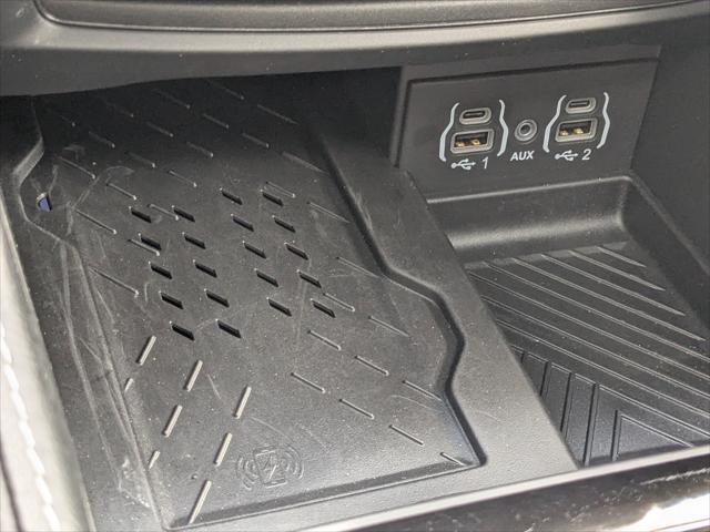 2025 Chrysler Pacifica Hybrid Premiuim S Appearance Package