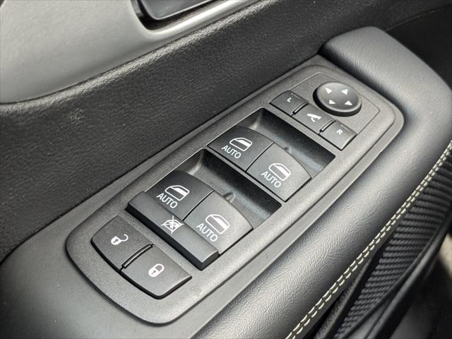 2025 Chrysler Pacifica Hybrid Premiuim S Appearance Package