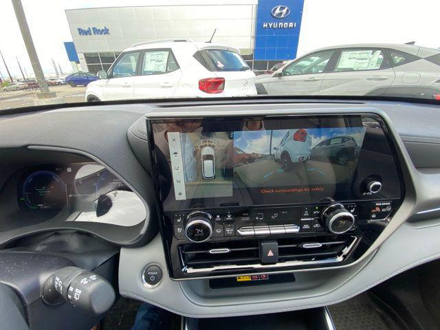 2026 Toyota Highlander Hybrid Limited