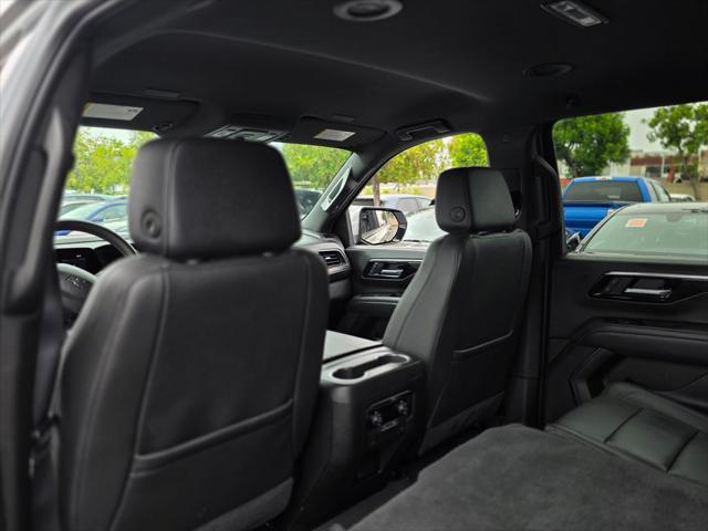 2025 Chevrolet Suburban 4WD Z71