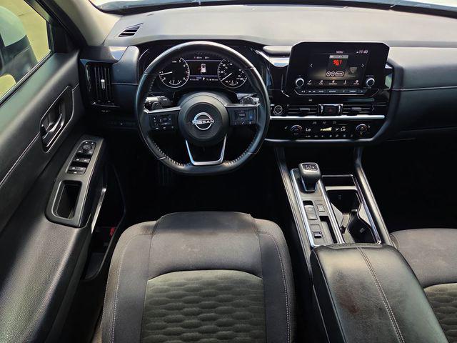 2024 Nissan Pathfinder SV FWD