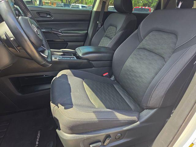 2024 Nissan Pathfinder SV FWD