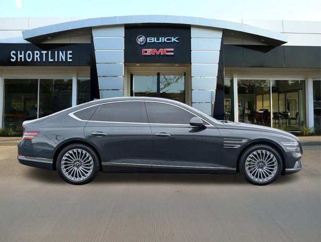 2023 Genesis G80 Base