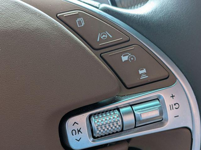 2023 Genesis G80 Base