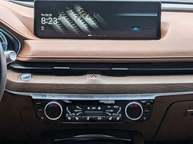 2023 Genesis G80 Base