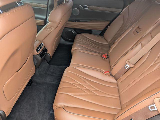 2023 Genesis G80 Base