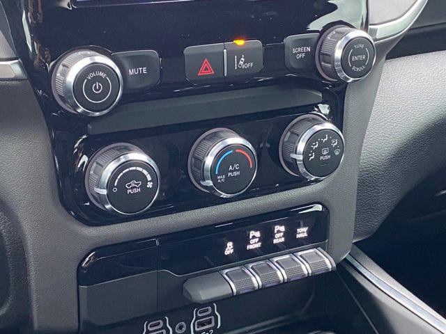 2025 Ram 1500 Tradesman Crew Cab 4x4 5'7" Box