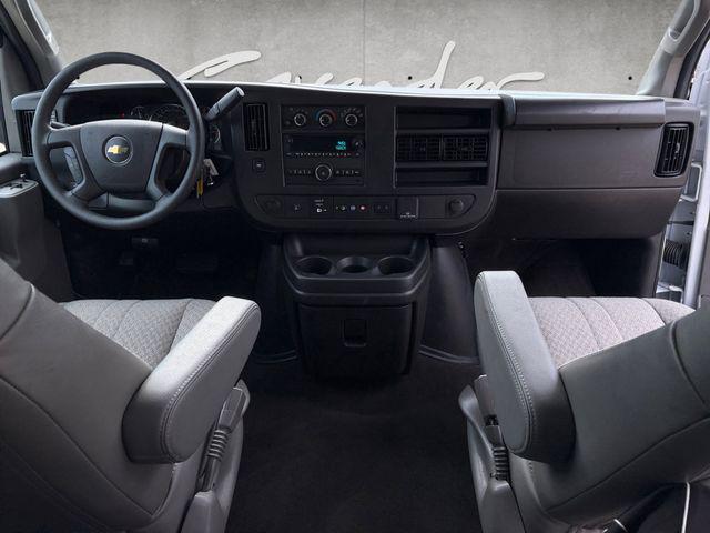 2025 Chevrolet Express Passenger RWD 3500 Extended Wheelbase LT