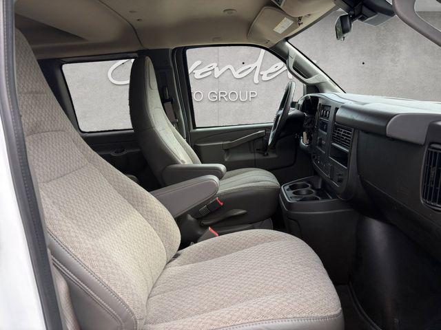 2025 Chevrolet Express Passenger RWD 3500 Extended Wheelbase LT