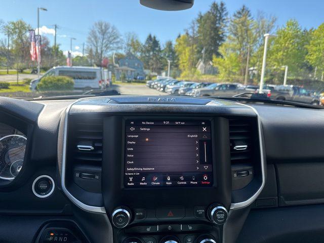 2020 Ram 1500 Big Horn Crew Cab 4x4 5'7" Box