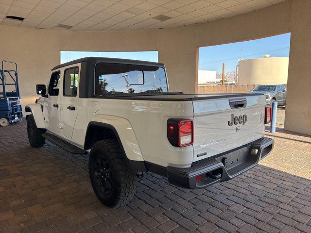 2022 Jeep Gladiator Sport