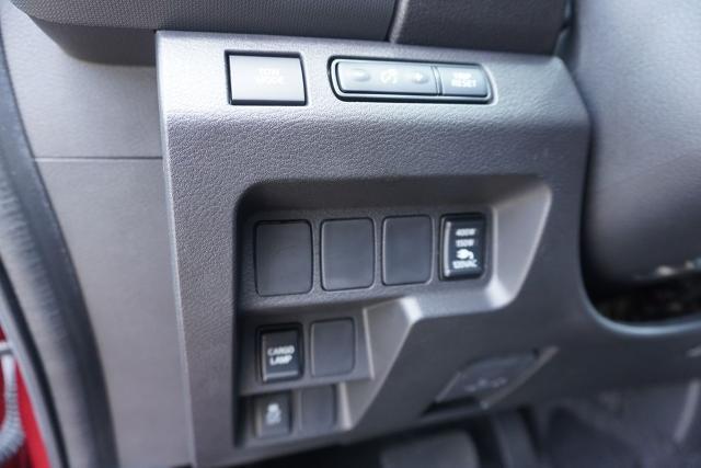 2024 Nissan Frontier Crew Cab SL 4x2