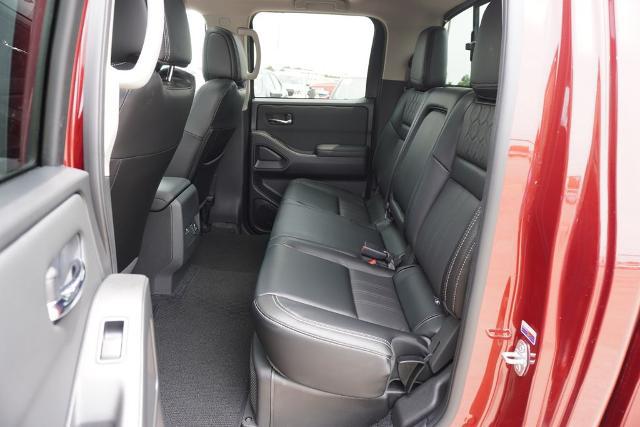 2024 Nissan Frontier Crew Cab SL 4x2