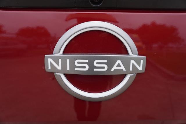 2024 Nissan Frontier Crew Cab SL 4x2