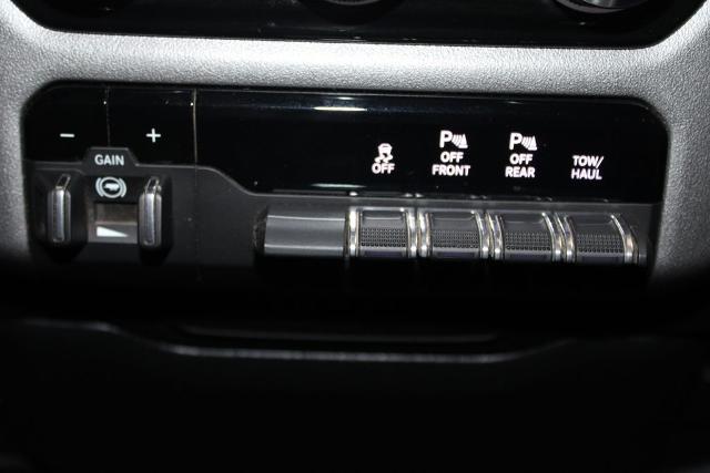 2025 Ram 1500 Lone Star Crew Cab 4x4 5'7" Box