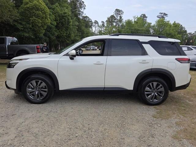 2024 Nissan Pathfinder SV FWD