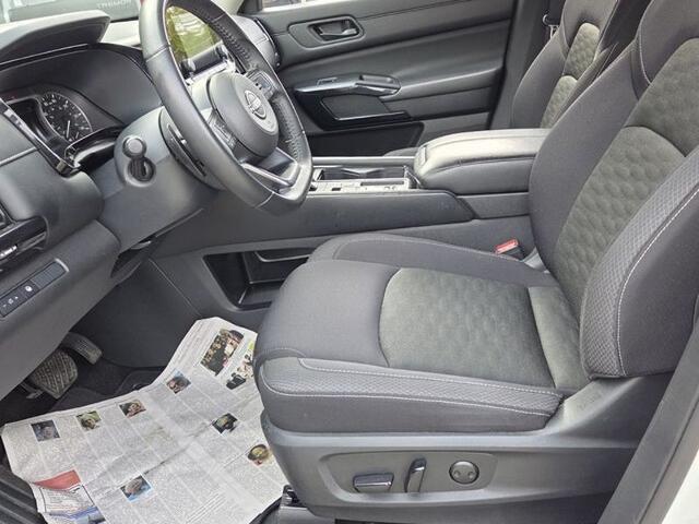 2024 Nissan Pathfinder SV FWD