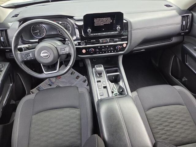 2024 Nissan Pathfinder SV FWD