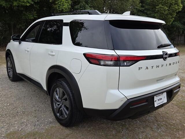 2024 Nissan Pathfinder SV FWD