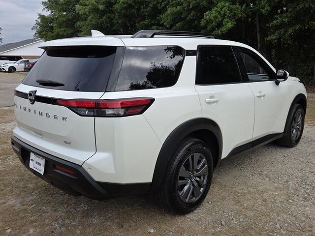 2024 Nissan Pathfinder SV FWD