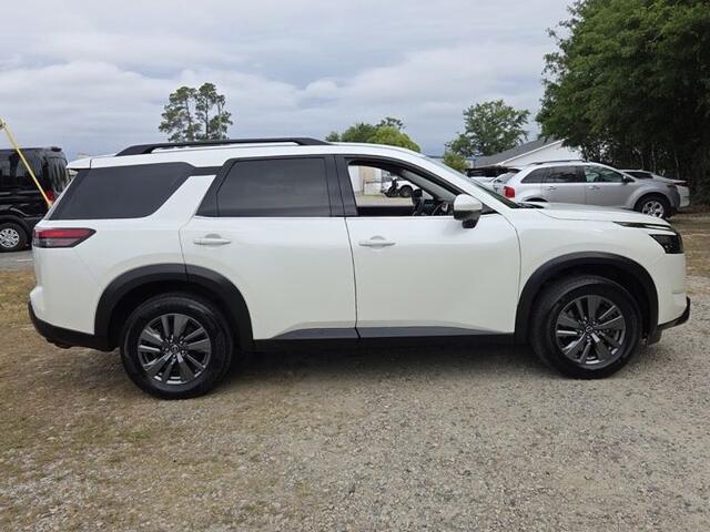2024 Nissan Pathfinder SV FWD