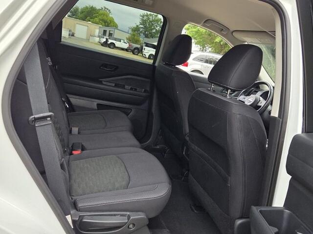 2024 Nissan Pathfinder SV FWD